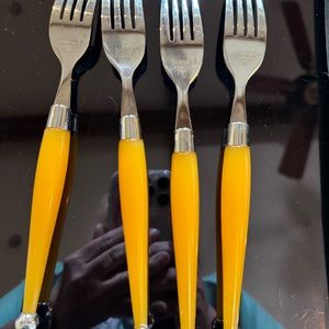 4 yellow forks